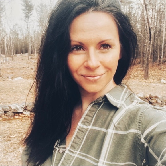 Meet your Posher, Melissa - Picture 2 of 4